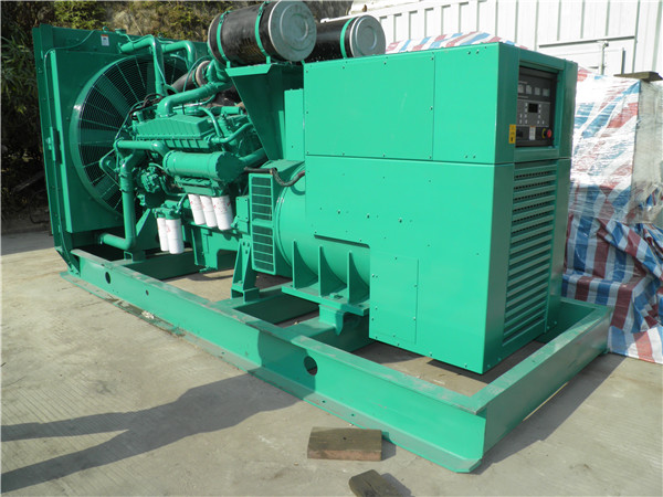 昌江出租发电机-进口柴油发电机组与国产柴油发电机组的区别